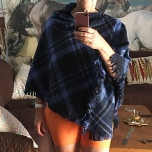 Women’s Fleece Fringed Poncho